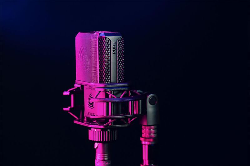 5 SaaS Startup Podcasts You Should Be Listening To