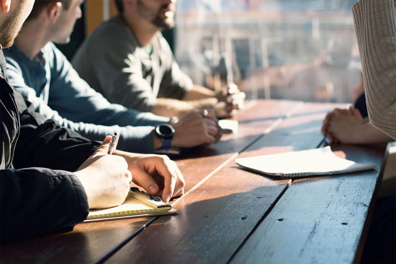 Design a Modern Communication Strategy for Complex Software Projects