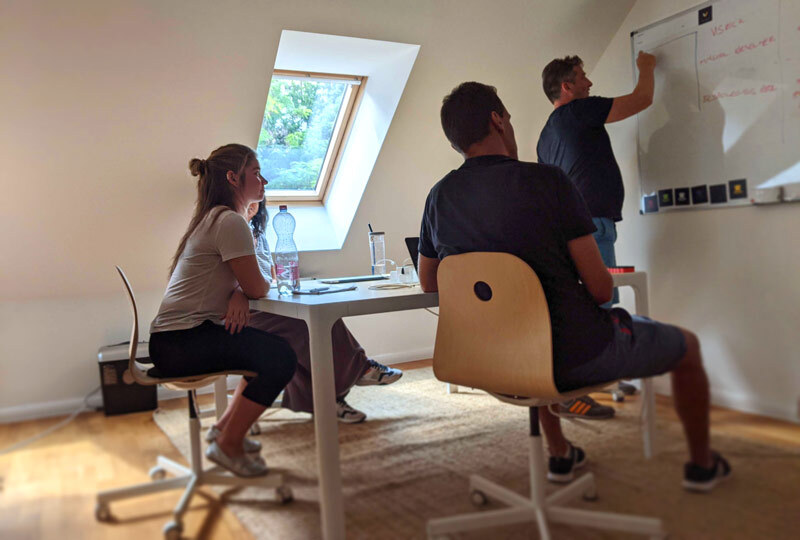 Thrive to The Best at VeryCreatives